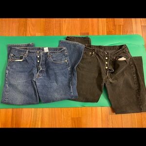 2 pairs of Men’s Levi’s 501 button fly straight leg denim jeans: blue & black